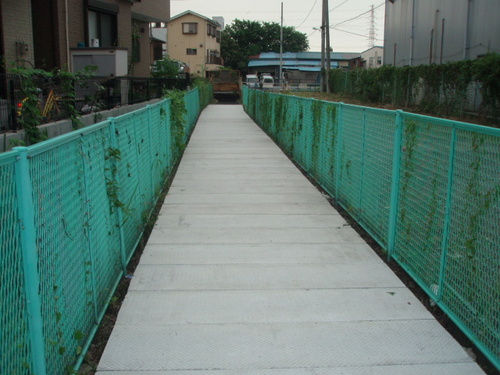 新堀の水路の蓋掛け