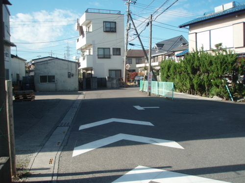 注意喚起の白線（榛松）